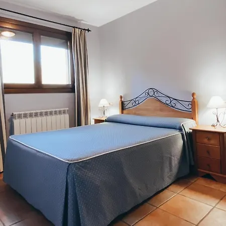 Valdevecar Hotel *