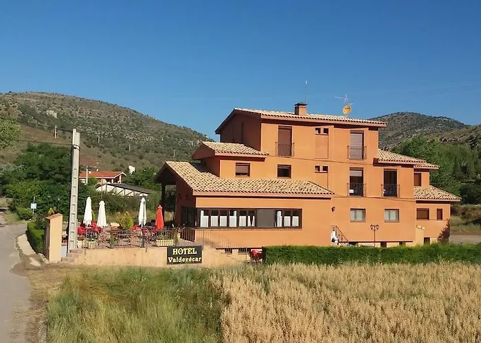 Valdevecar 酒店 *