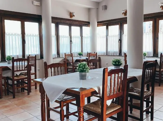 Valdevecar 酒店 阿尔巴拉辛